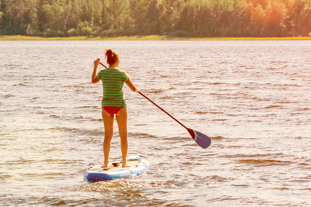 SPP Person paddle boarding